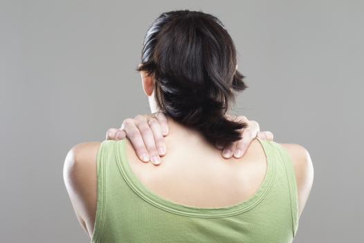 what-causes-pain-between-your-shoulder-blades-new-health-advisor